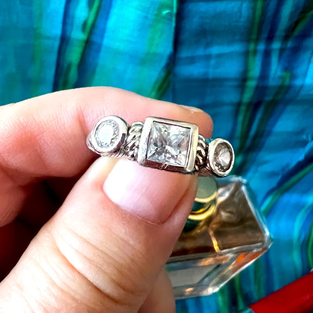 Judith Ripka sterling Silver Ring• Size 6
